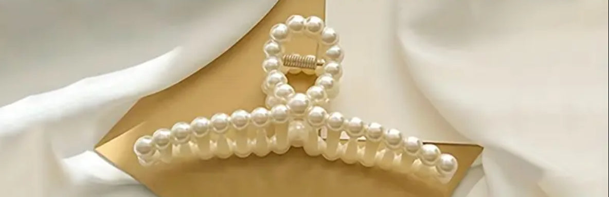 Pearl Plastic Grab Clip