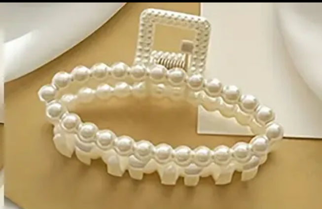 Pearl Plastic Grab Clip